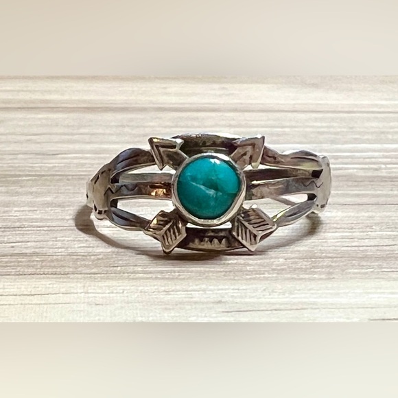 Vintage Fred Harvey Sterling Silver Turquoise Crossed Arrow Ring, Size 7, 1g - Picture 2 of 11